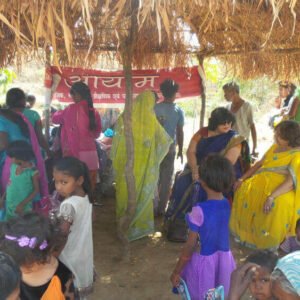 food-cloth-distribution10