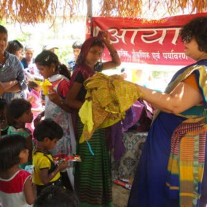 food-cloth-distribution11