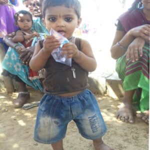 food-cloth-distribution8